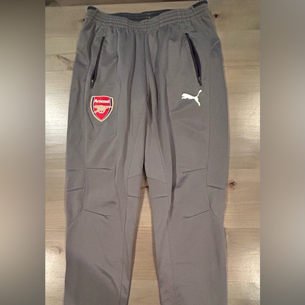Arsenal FC Training Pants - Size Medium - Puma